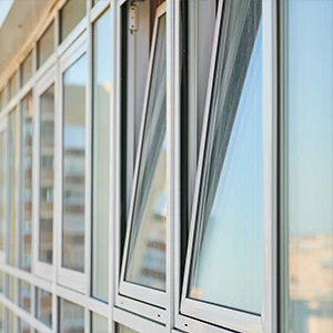 Vertikal öffnendes Kunststofffenster